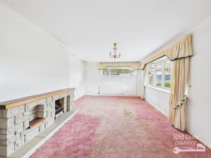 Living Room- click for photo gallery
